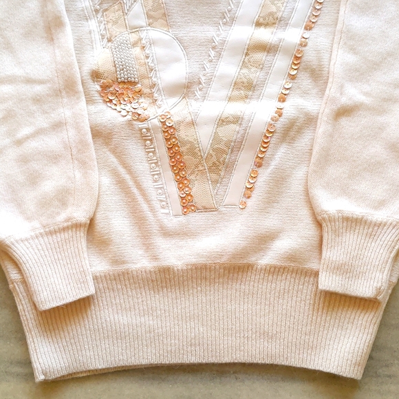NWT. Woman's Wool/Angora sweater with leather and pearls decorations. - Picture 2 of 4